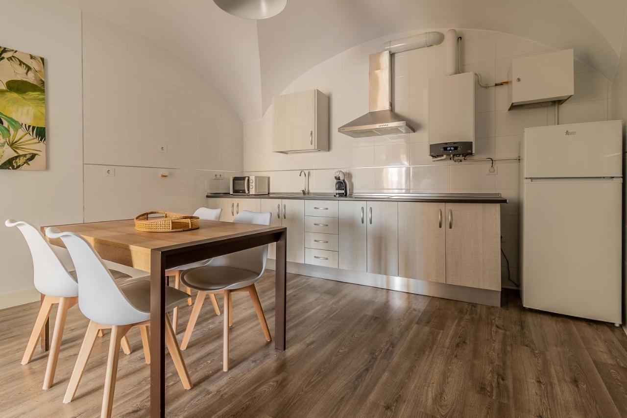 Apartamentos El Patio Plaza Santa Clara Касерес Екстер'єр фото